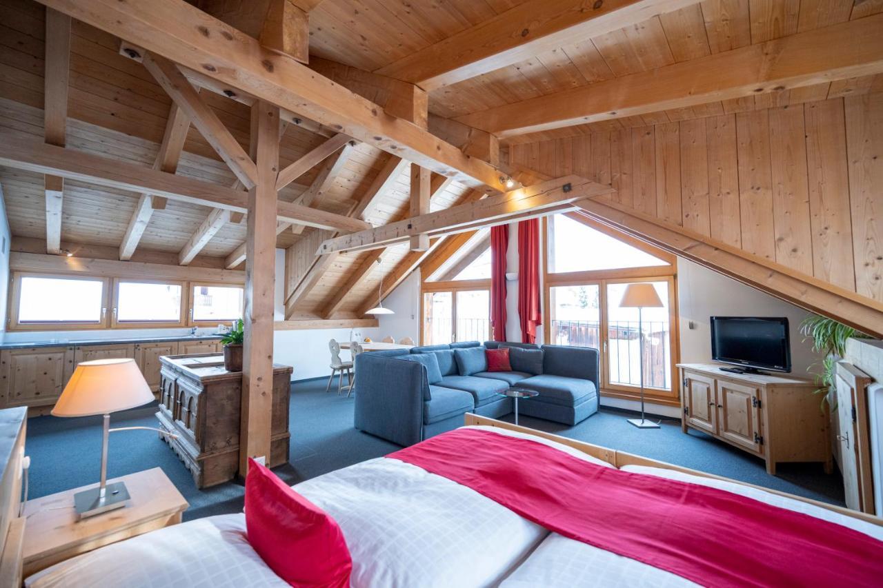 Hotel Engiadina Скуол Екстериор снимка