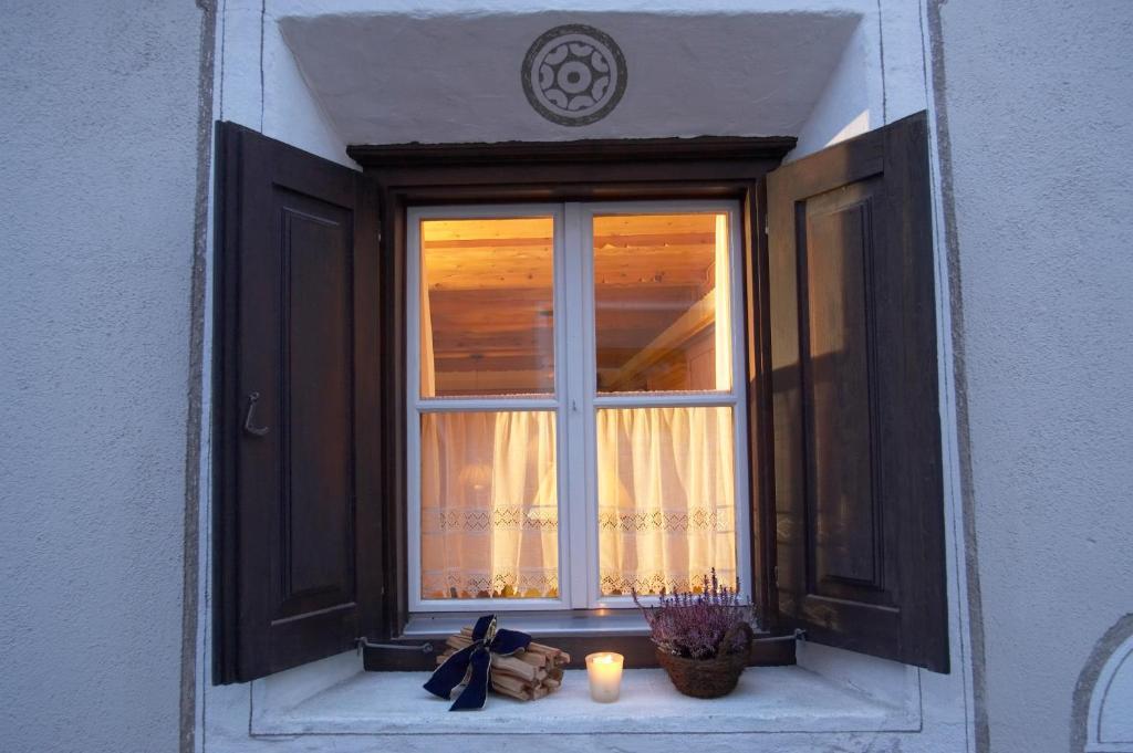 Hotel Engiadina Скуол Екстериор снимка